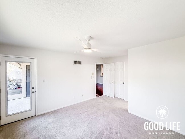 Building Photo - 7405 Charmant Dr