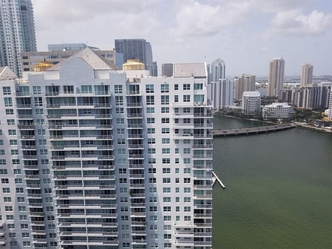 Foto del edificio - 1155 Brickell Bay Dr