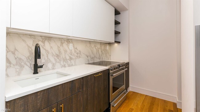 Building Photo - 321 Wythe Ave
