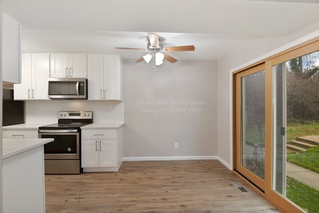 Building Photo - 90 Ridgelawn Rd