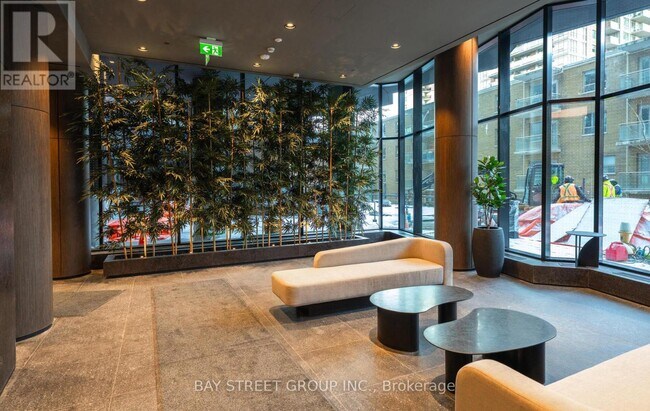 Photo du bâtiment - 110 Broadway Ave