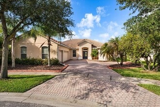 Building Photo - 2580 Channel Way