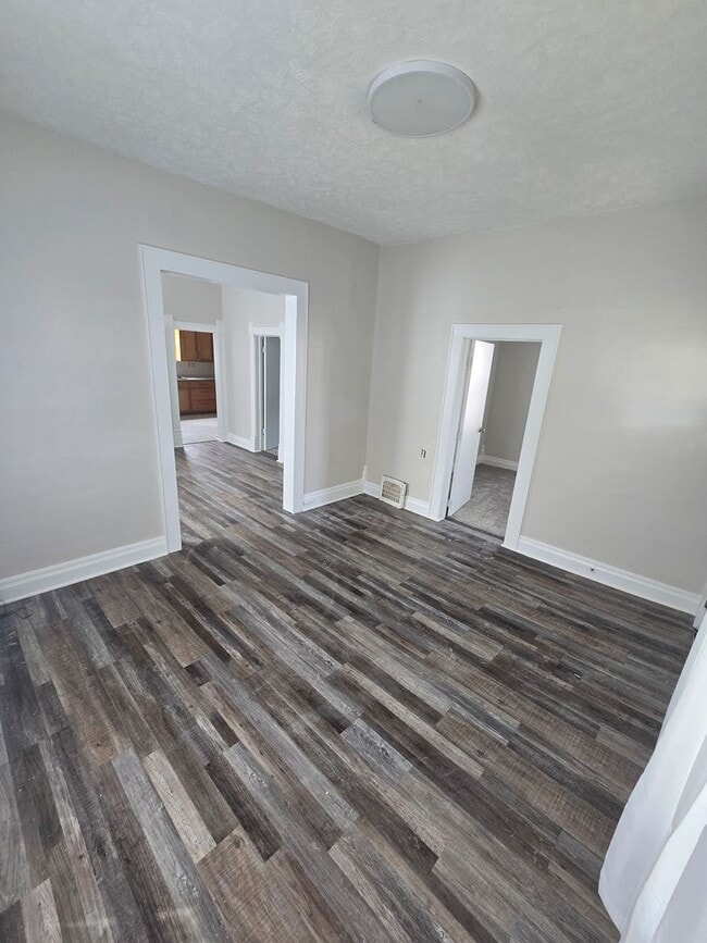Building Photo - Charming 2-Bedroom, 1-Bathroom Home for Rent