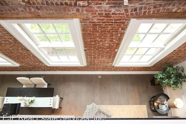 Building Photo - 2 br, 2 bath House - 901 D Street NE Unit 204