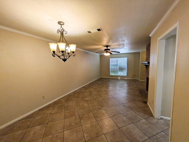 Foto del edificio - 956 Sunmeadow Dr
