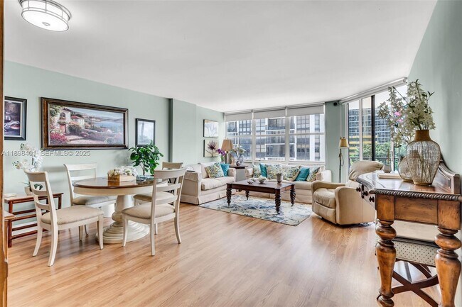 Building Photo - 1915 Brickell Ave