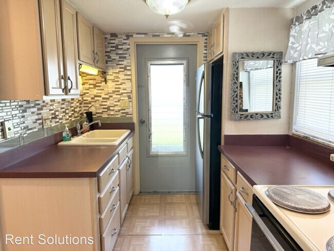 Foto del edificio - 1 br, 1 bath House - 7701 Starkey Road, Un...