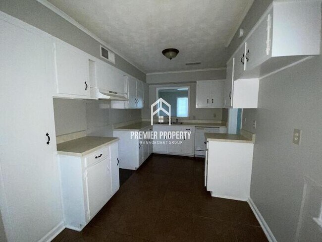 Foto del edificio - 4476 Mayo - Available Now!