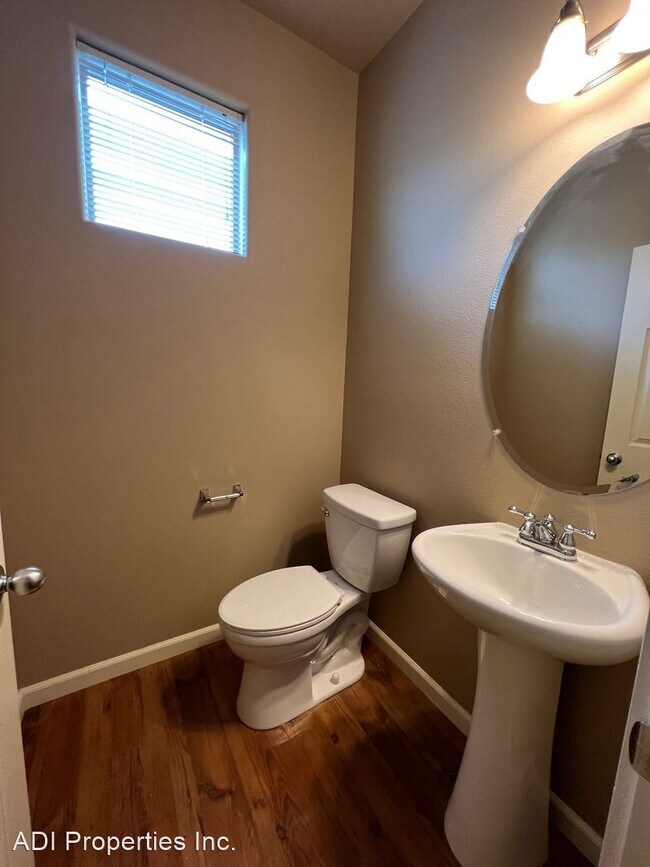 Building Photo - 4 br, 2.5 bath House - 20615 SW Sister Lane