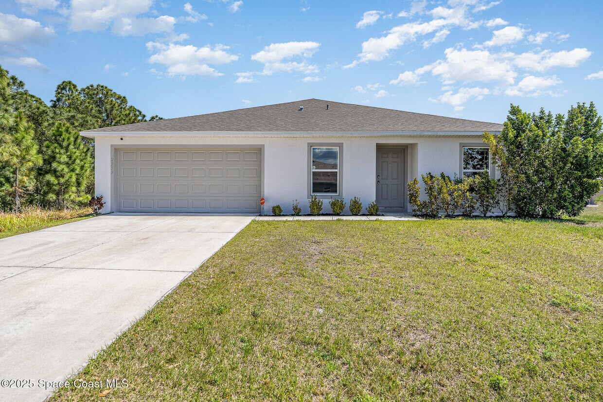 Foto principal - 2359 Fallkirk Ave