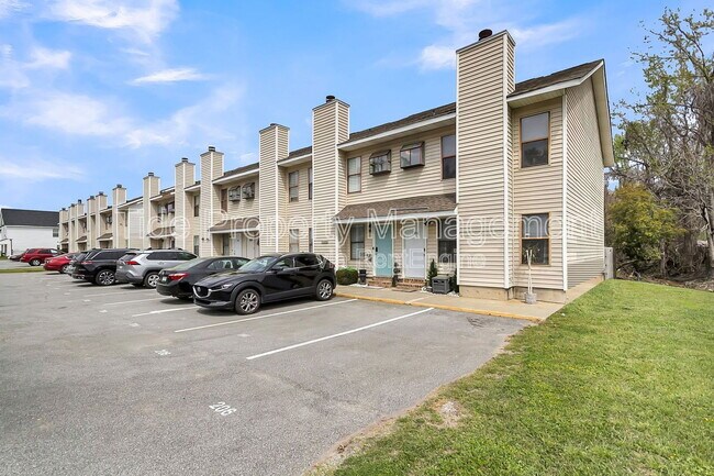 Foto del edificio - 206 Pine Shadow Dr