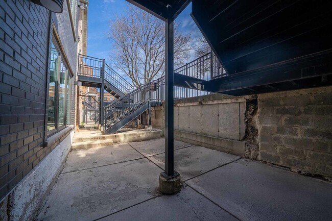 Foto del edificio - 2008 W Coulter St