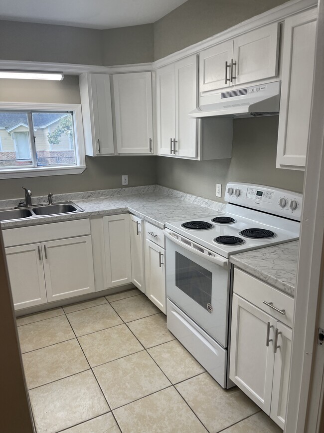 Building Photo - 2400 Demarest St