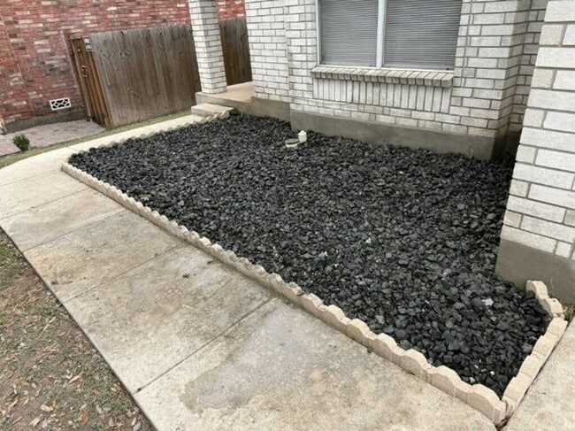 Building Photo - Welcome home to this single-story home in highly desirable Northwest Crossing