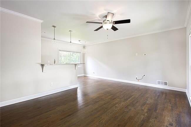 Building Photo - 4984 Crowe Dr SE