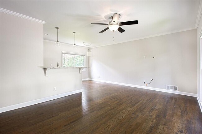 Foto del edificio - 4984 Crowe Dr SE