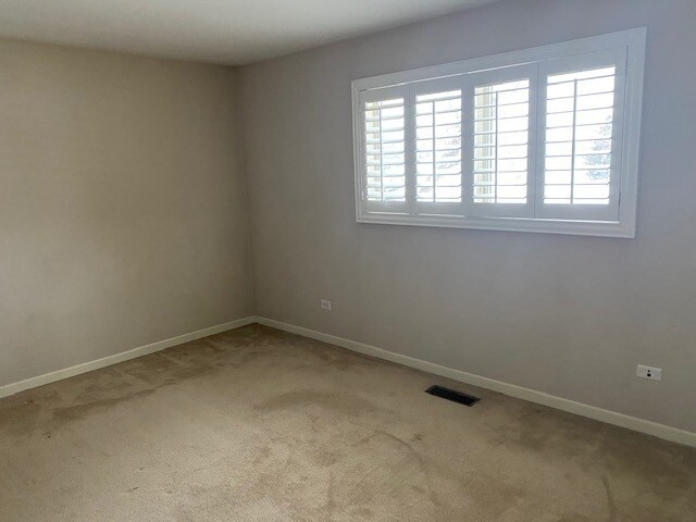 Building Photo - 210 Kenston Ct