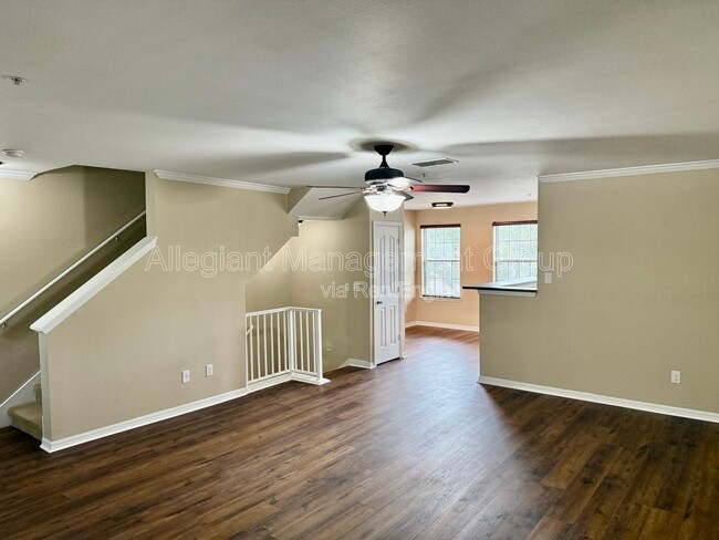 Building Photo - 1048 Waterside Dr