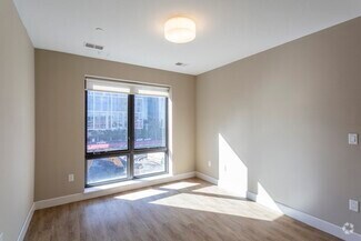 Building Photo - 33 Rogers St