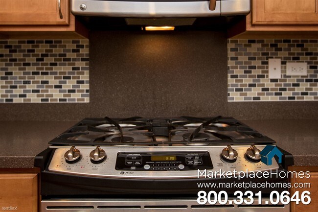 Foto del edificio - 3 br, 2.5 bath  - 1019 Crane Pt