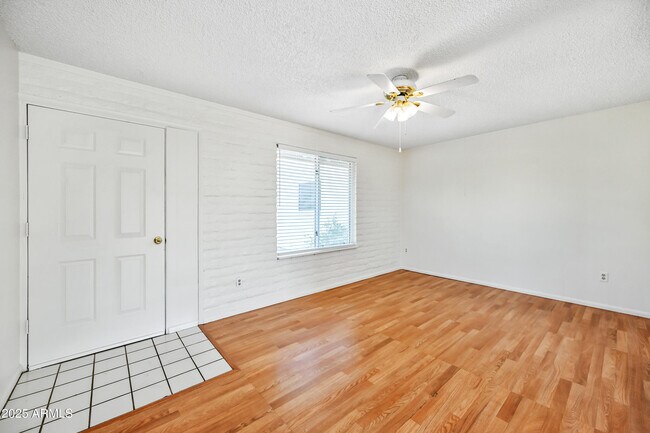 Foto del edificio - 356 N CHIPPEWA Pl