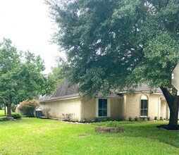 Building Photo - 2338 Brookdale Dr