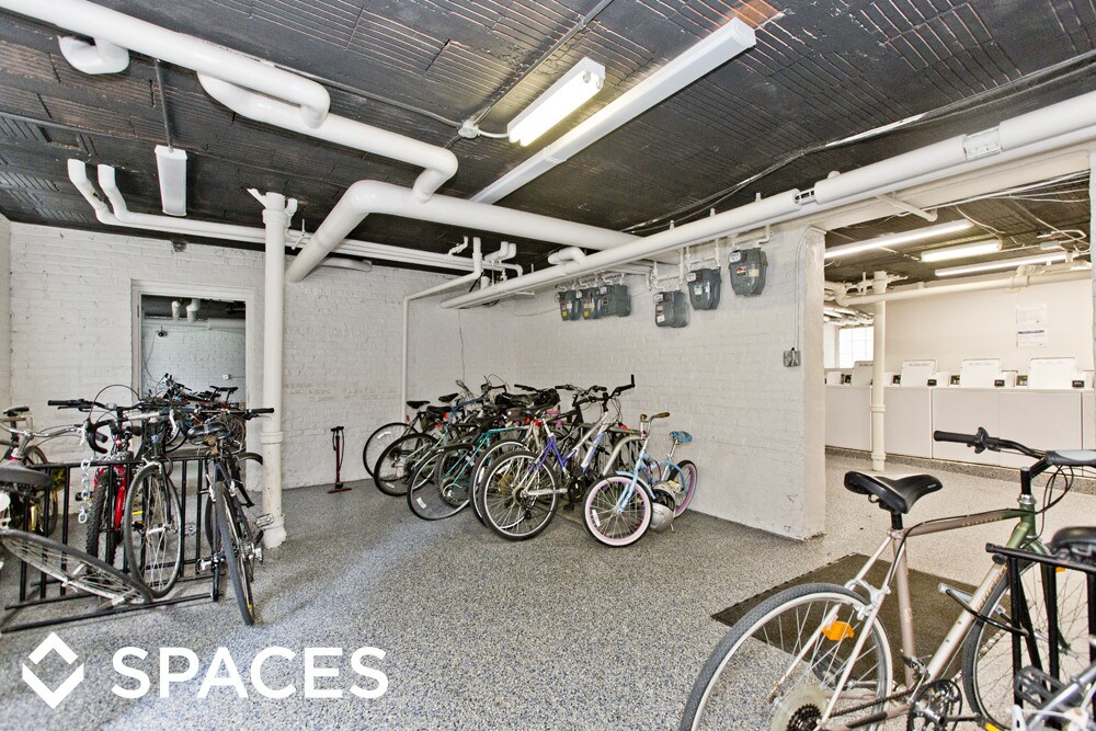 Building Photo - 2700 N Spaulding Ave