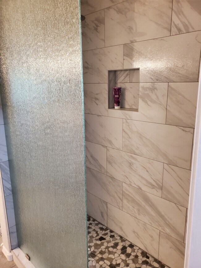 Walk in master bath shower - 9745 N 95th St