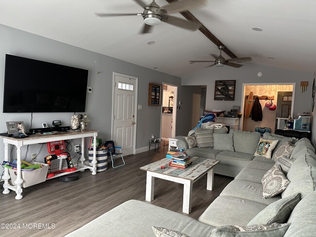 Foto del edificio - 831 Beach Haven W Blvd