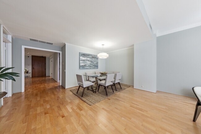 Building Photo - 680 N Lake Shore Dr