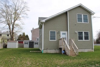 Building Photo - 2 Lafayette Dr