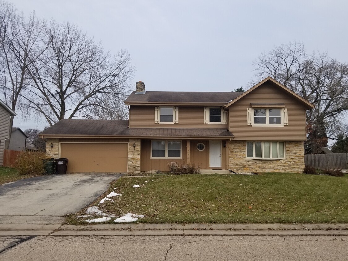 Front of house - 5305 Chestnut Dr