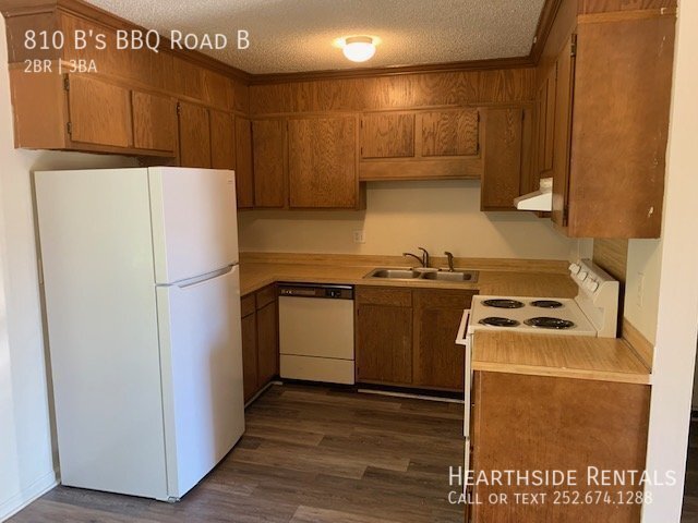 Building Photo - 2 Bed 2.5 Bath Townhouse in West Hills