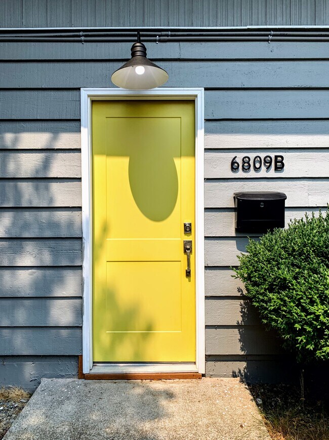 Front Door - 6809 44th Ave S