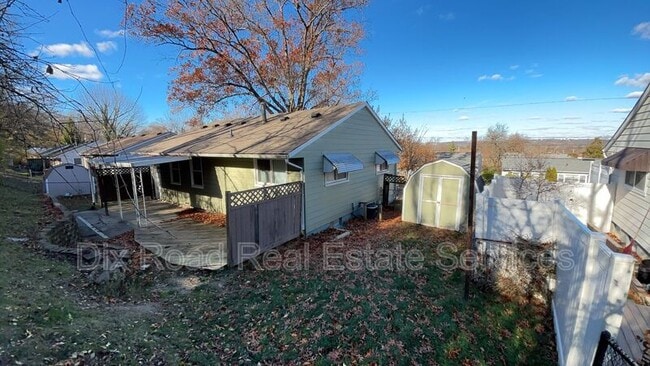 Foto del edificio - 921 Millikin St