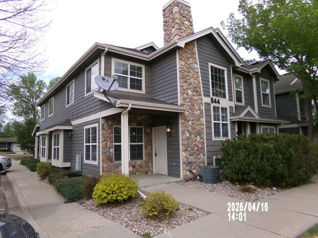 Foto del edificio - 844 Apex Dr