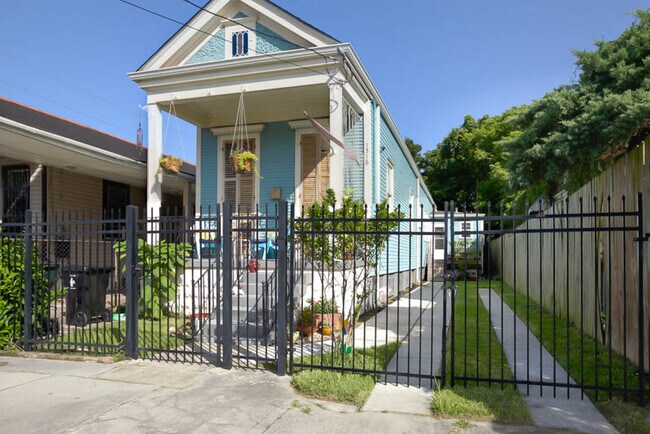 Foto del edificio - 1316 Joliet St