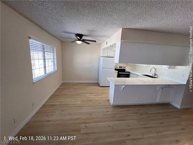 Foto del edificio - 4310 Sanderling Cir