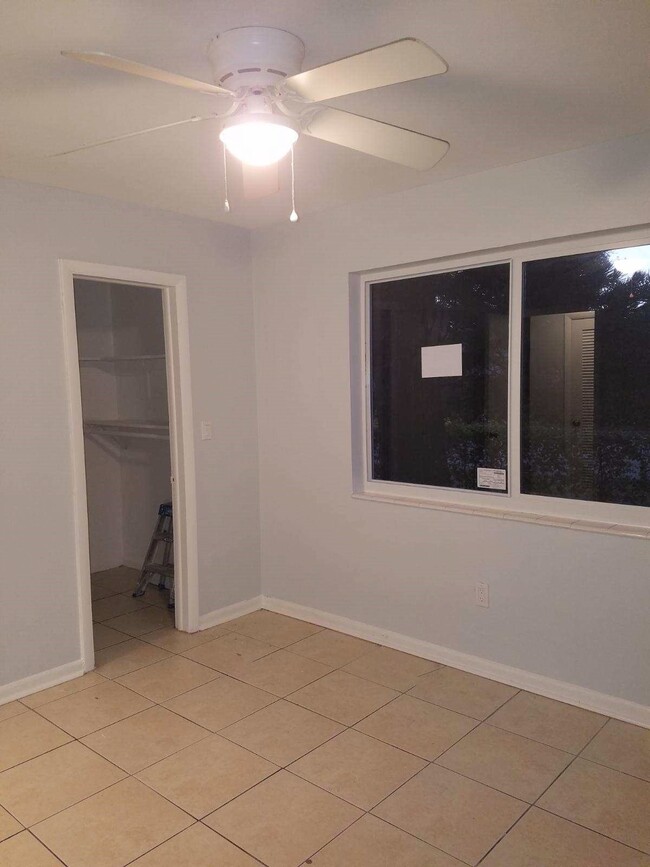Bedroom 2 with walk-in closet - 1107 N 26th Ave