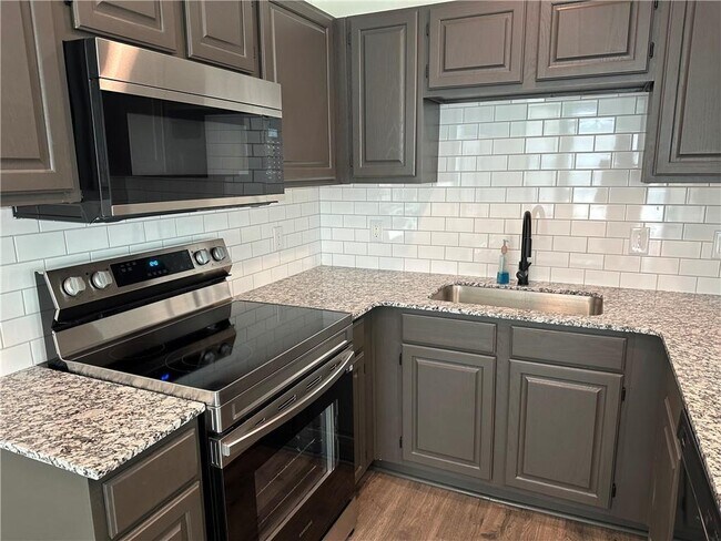 Foto del edificio - 3030 W Wildflower St