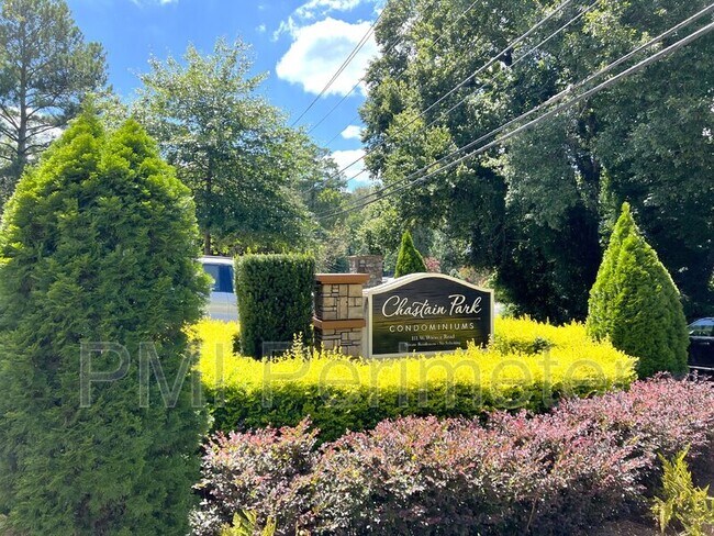 Foto del edificio - 3084 Chastain Park Ct NE