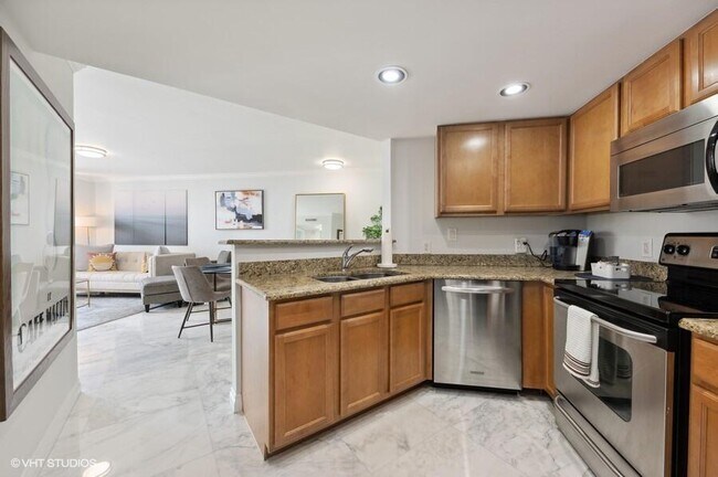Building Photo - 1801 N Flagler Dr