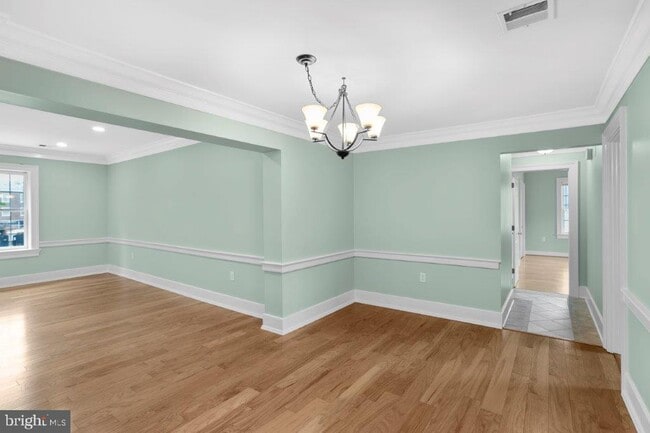 Building Photo - 117 E Dover St