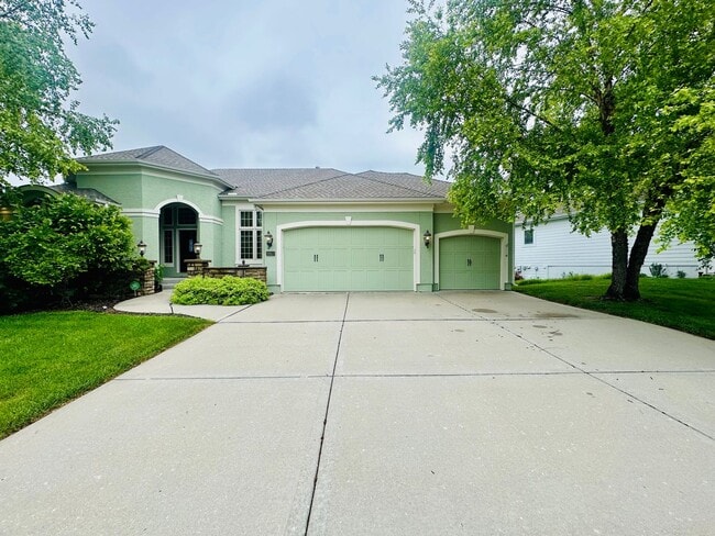 Building Photo - {9003} Wilshire Farms Reverse 1.5 Story Ho...