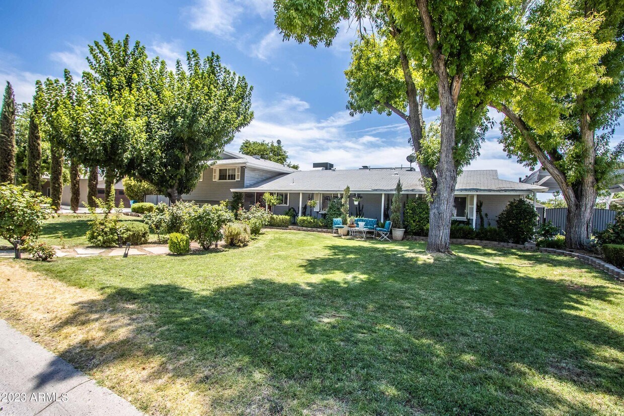 Primary Photo - 5325 E Windrose Dr