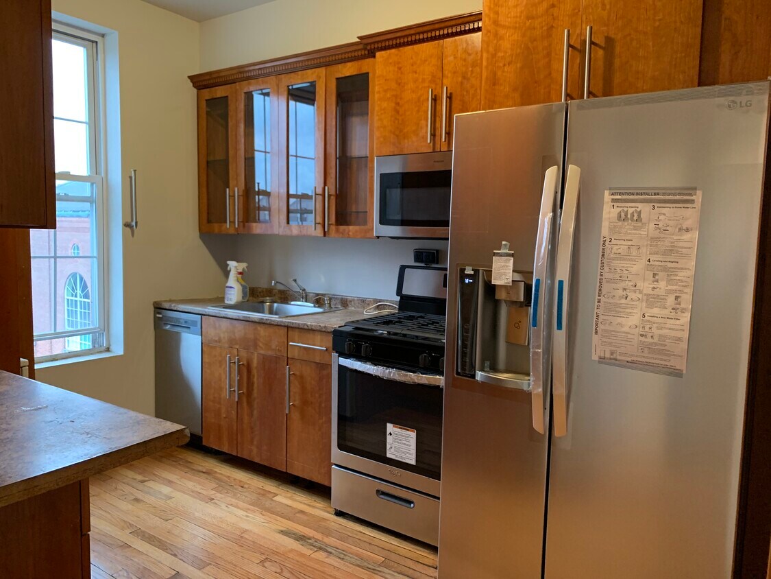 Primary Photo - 328 Palisade Ave