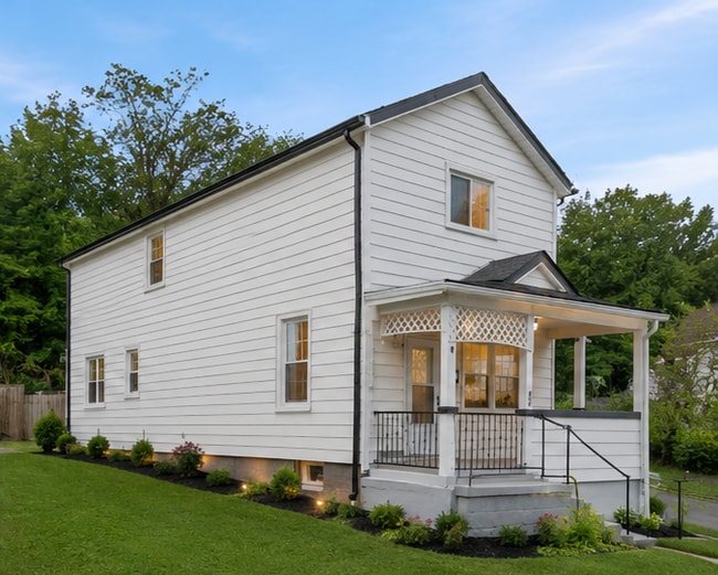 Building Photo - Comfortable Family Home with Modern Updates