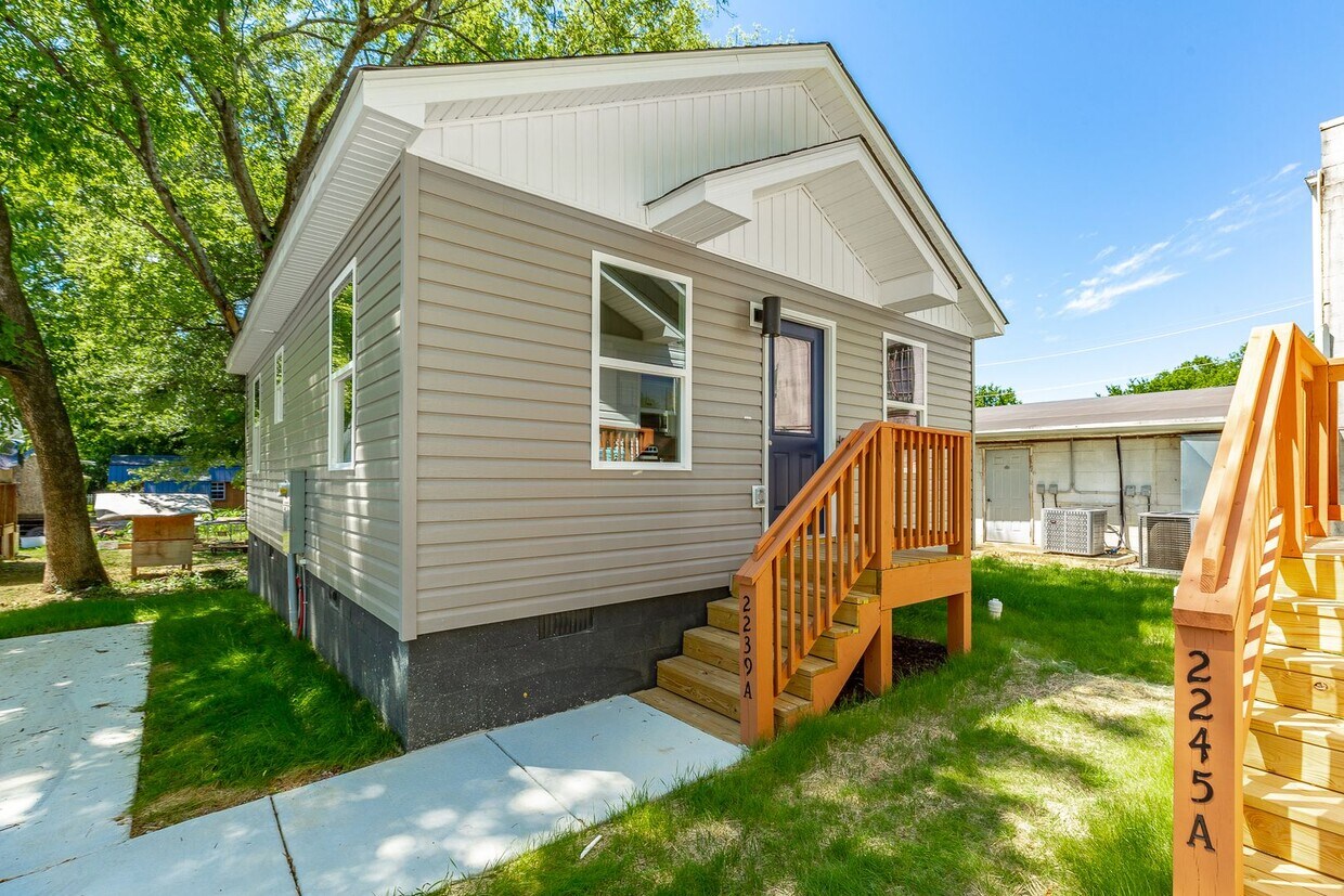 Photo - 2239 E 19th Street