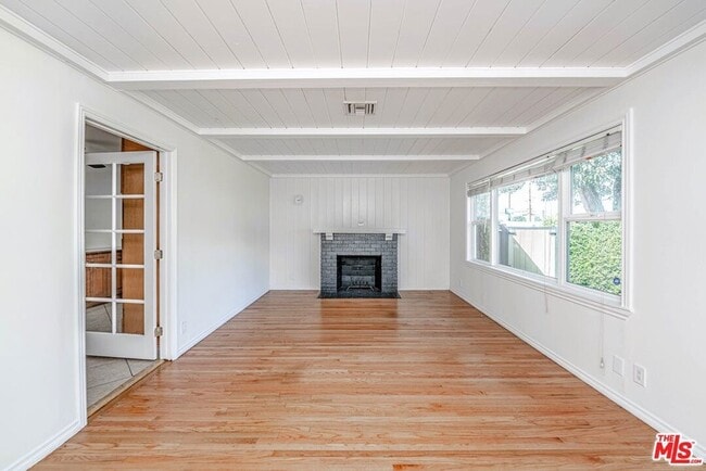 Building Photo - 5353 Don Pio Dr
