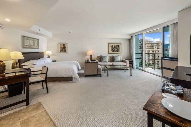 Foto del edificio - Spacious Waikiki Studio, One Block From Fort Derussy Beach